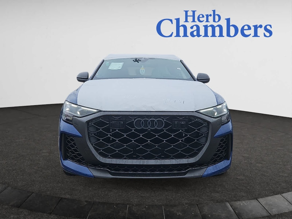 New 2026 Audi RS Q8 4.0T performance SUV