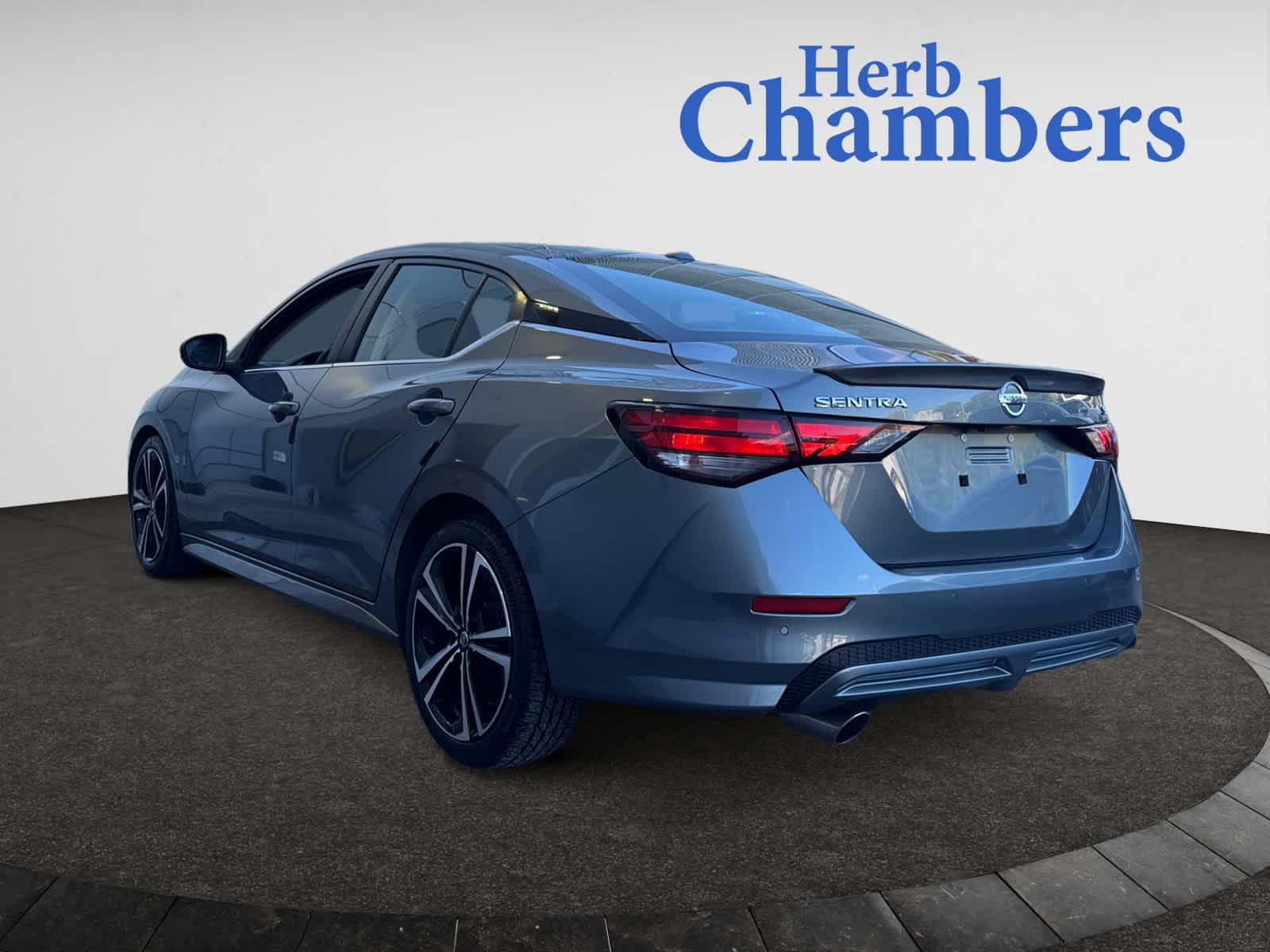 2020 Nissan Sentra SR photo 3