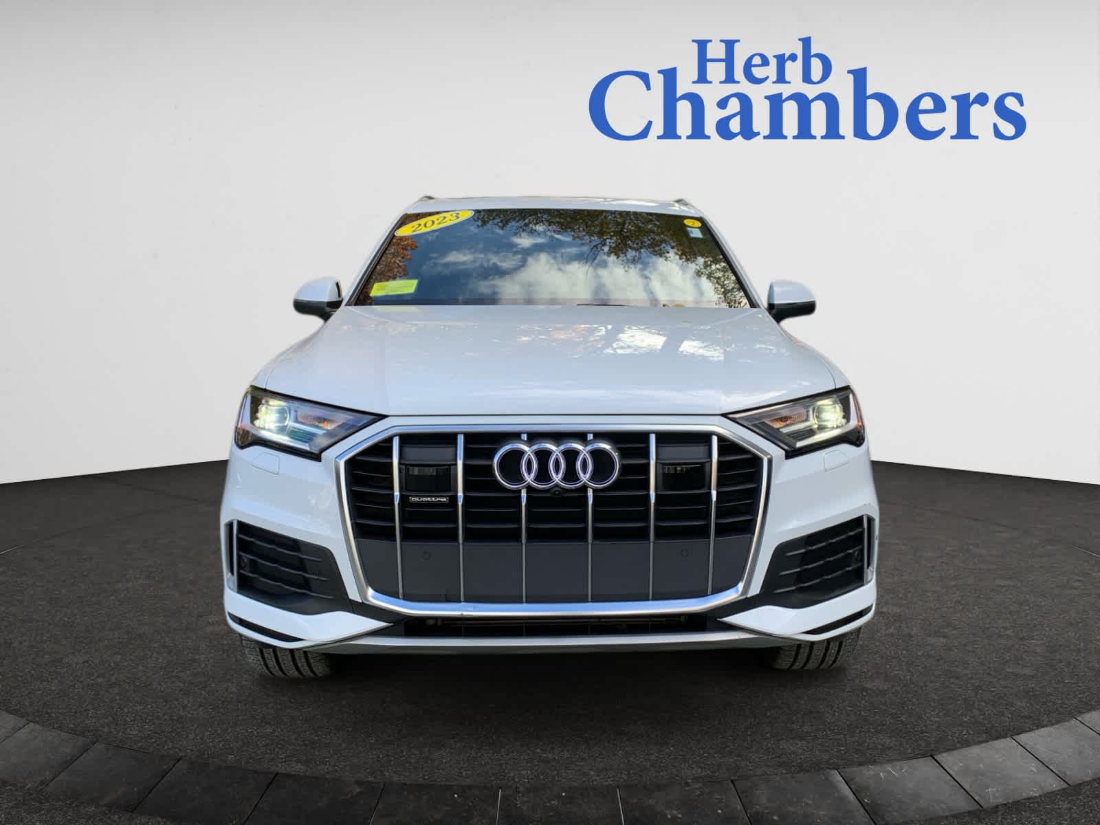 2023 Audi Q7 Premium photo 2