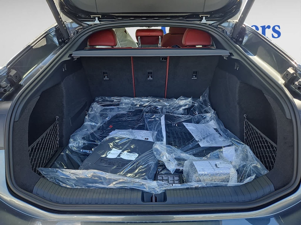 New 2025 Audi S6 Sportback e-tron Premium Plus Sedan