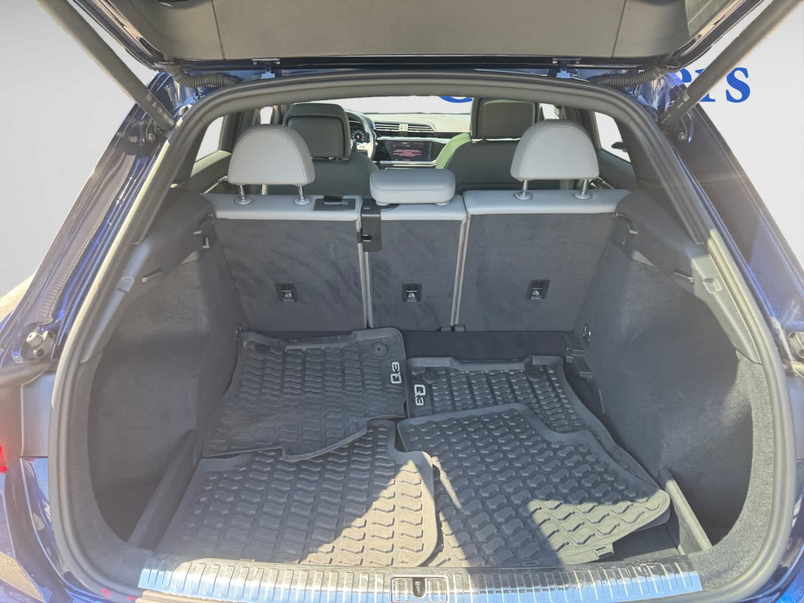 2022 Audi Q3 S line Premium photo 4