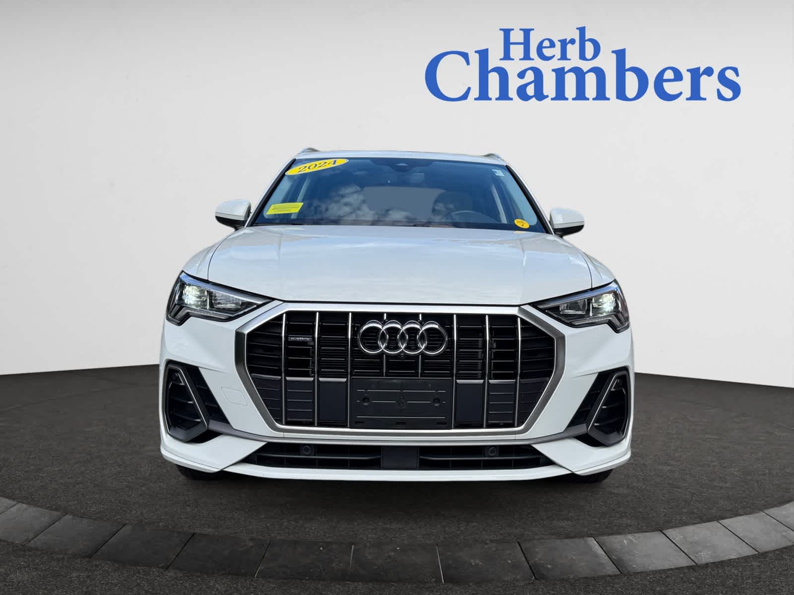 2024 Audi Q3 S line Premium Plus photo 2