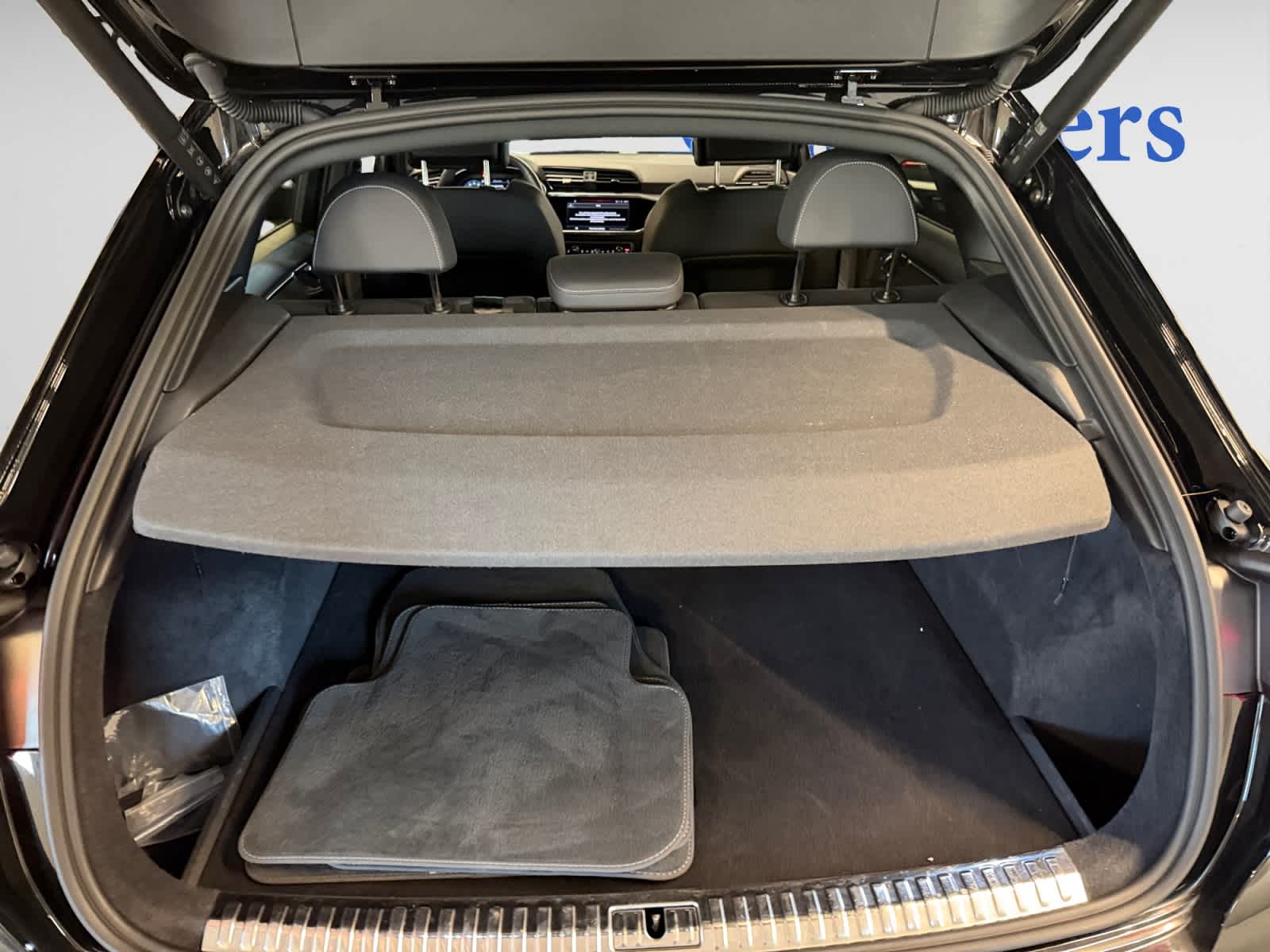 2023 Audi Q3 S line Premium photo 3