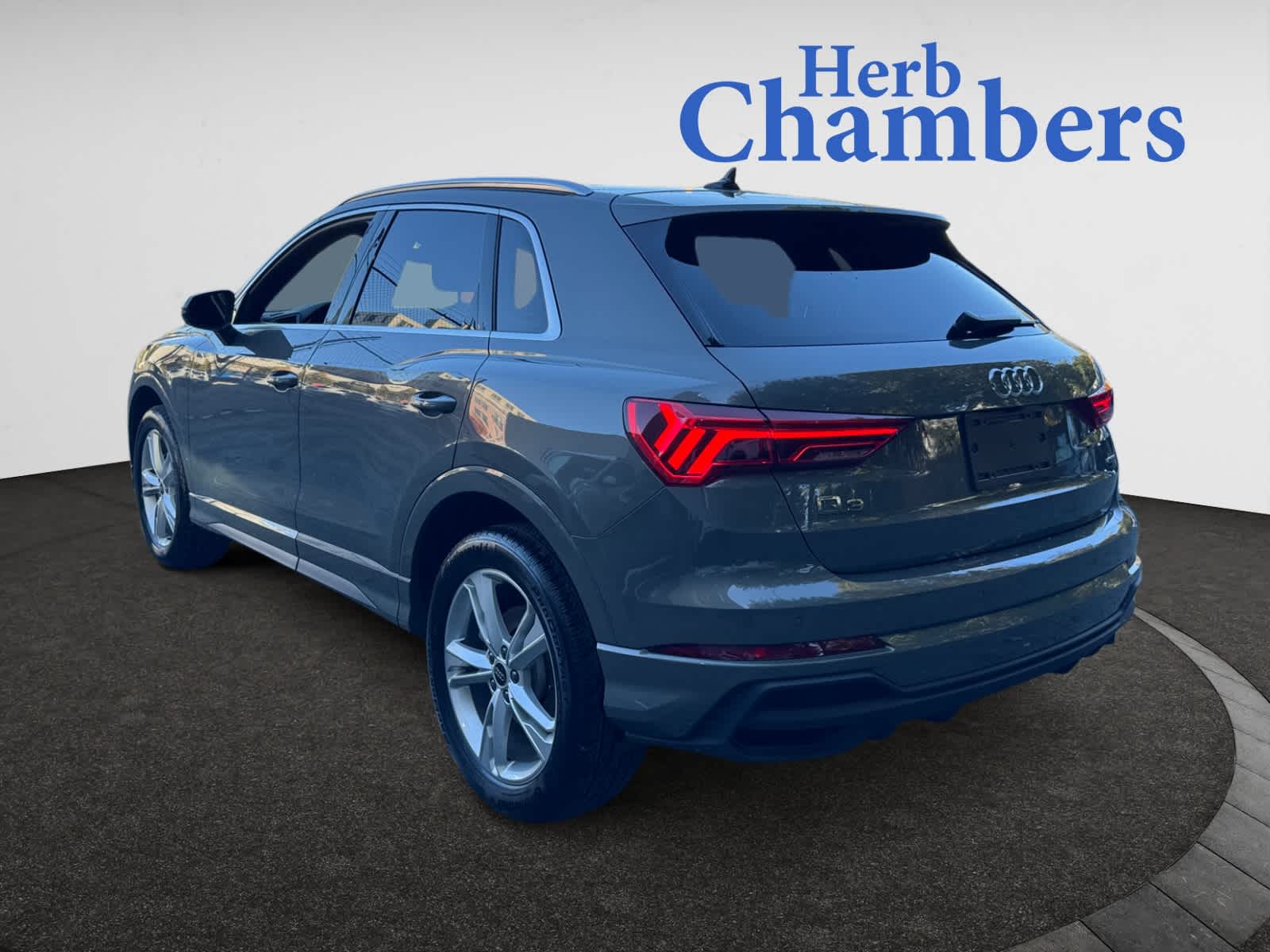 2024 Audi Q3 S line Premium photo 3