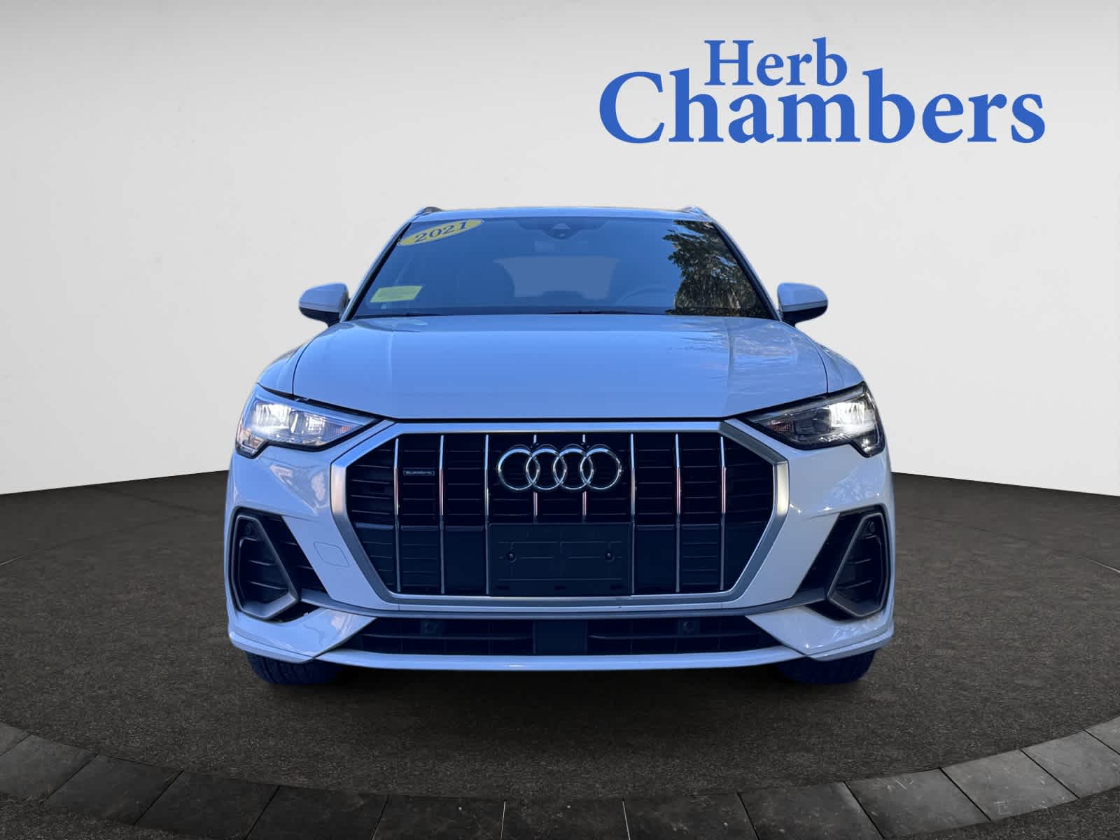 2021 Audi Q3 S line Premium photo 2