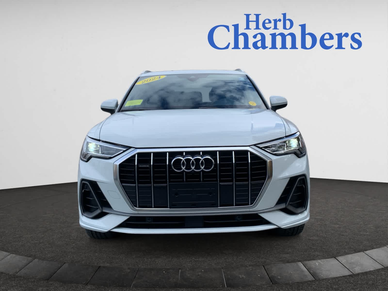 2024 Audi Q3 S line Premium Plus photo 2