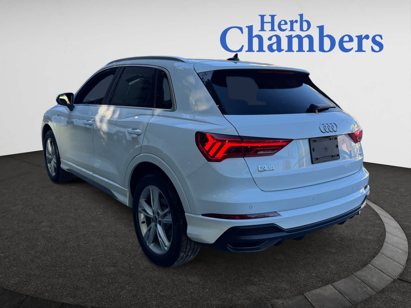 2021 Audi Q3 S line Premium photo 3