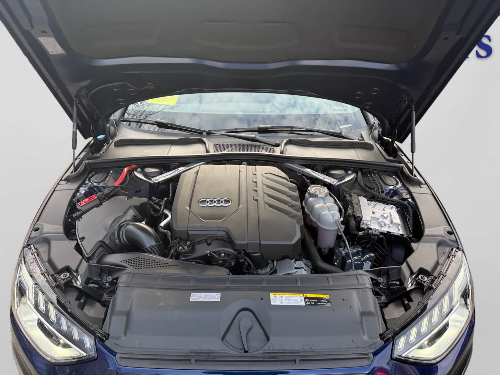 View vehicle photo 7