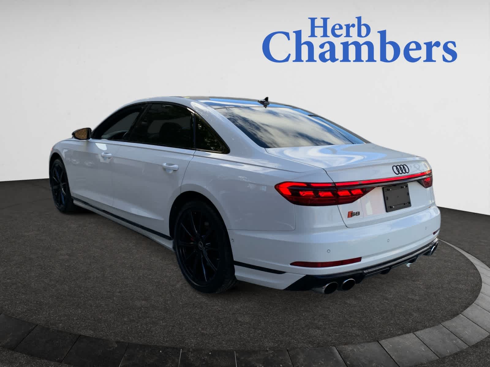 2023 Audi S8 4.0T Quattro photo 3