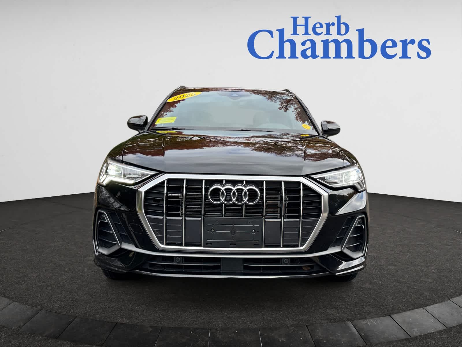 2025 Audi Q3 S line Premium photo 2