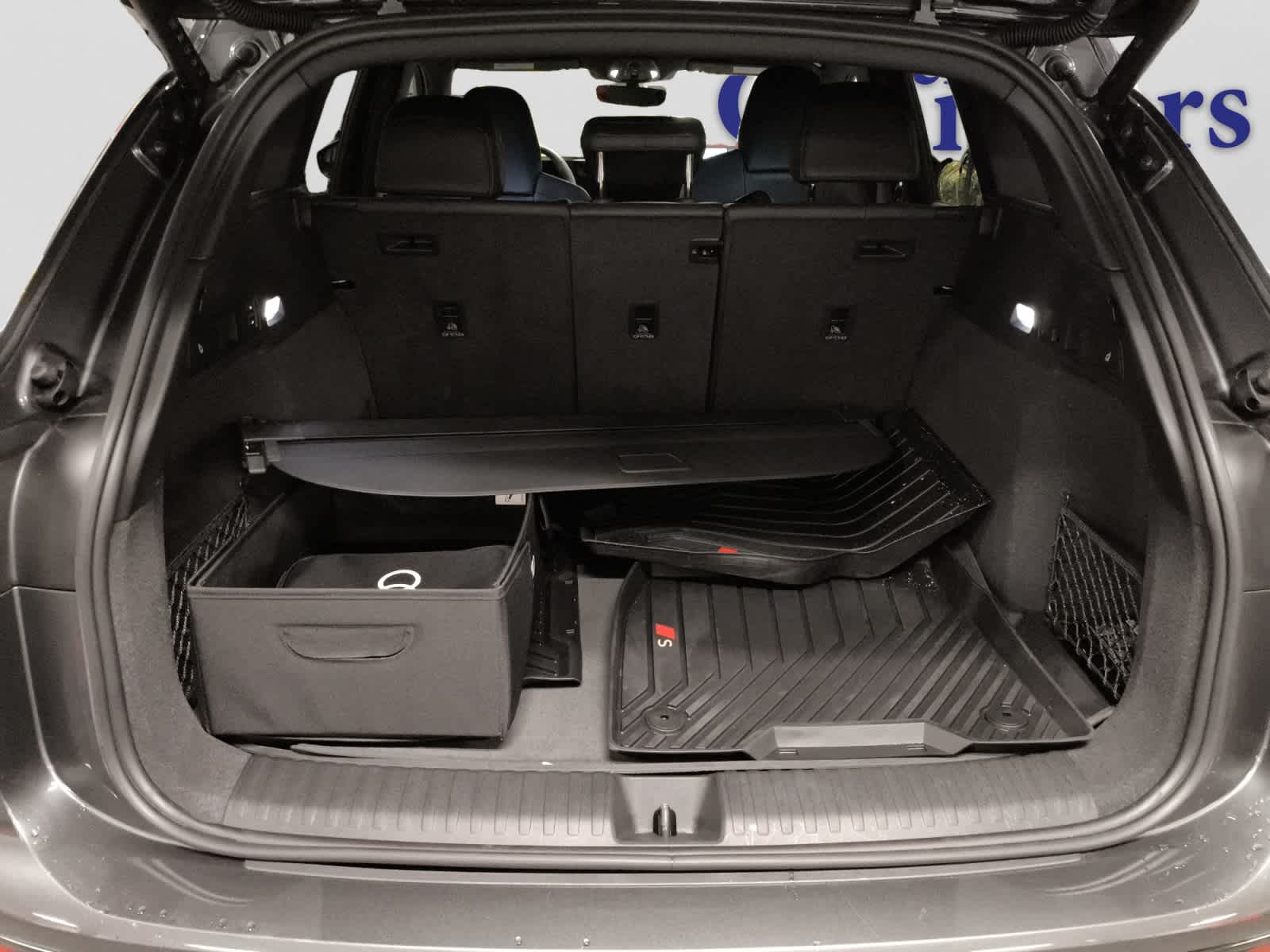 View vehicle photo 4
