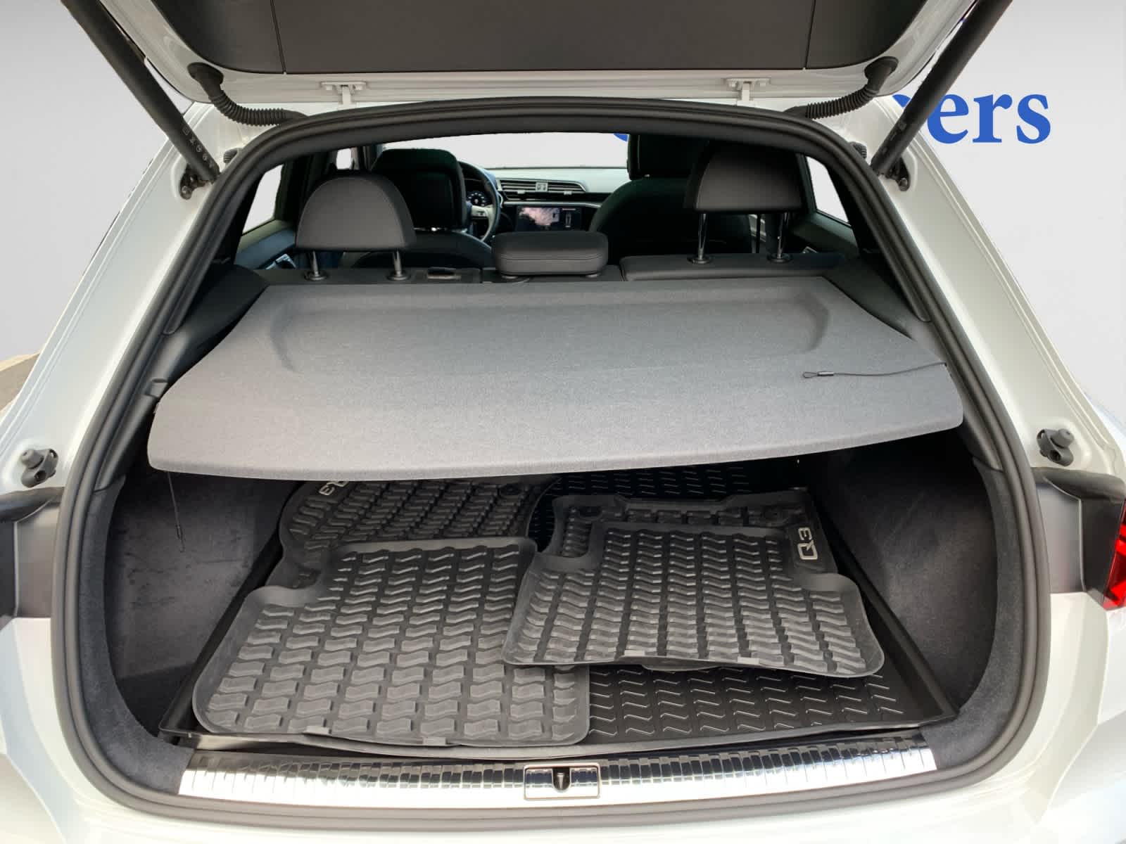 2024 Audi Q3 S line Premium photo 4