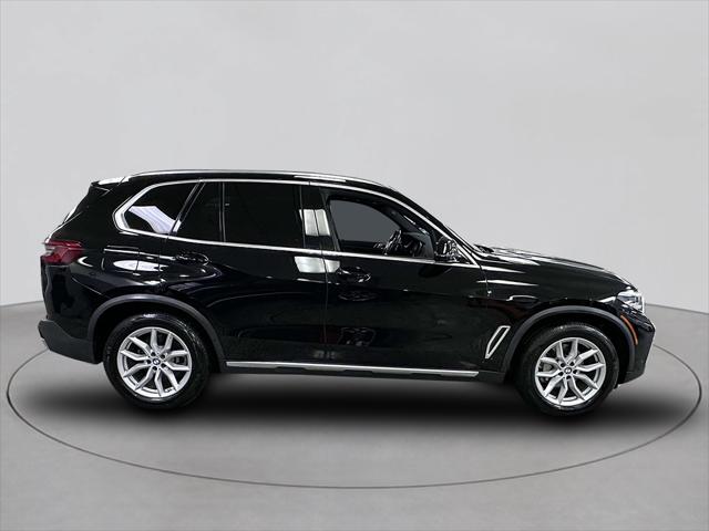 Used 2019 BMW X5 40i with VIN 5UXCR6C57KLL07842 for sale in Brooklyn, NY