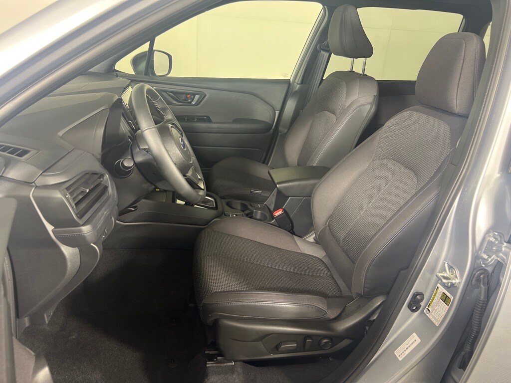 2025 Subaru Forester Premium Base photo 2