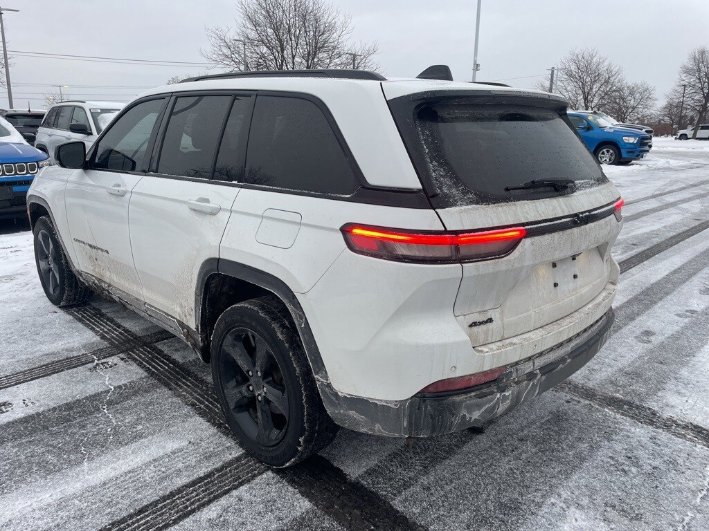 Used 2023 Jeep Grand Cherokee Laredo SUV