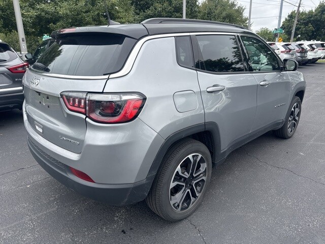 2022 Jeep Compass Limited photo 3