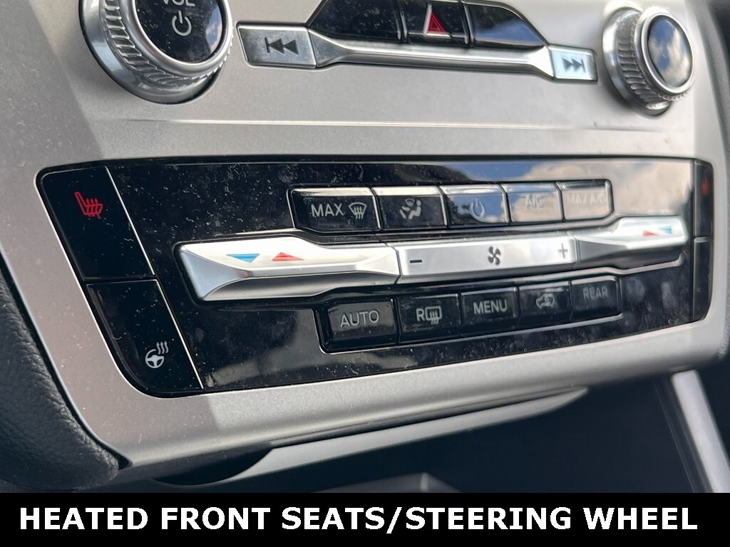 2022 Ford Explorer XLT photo 3