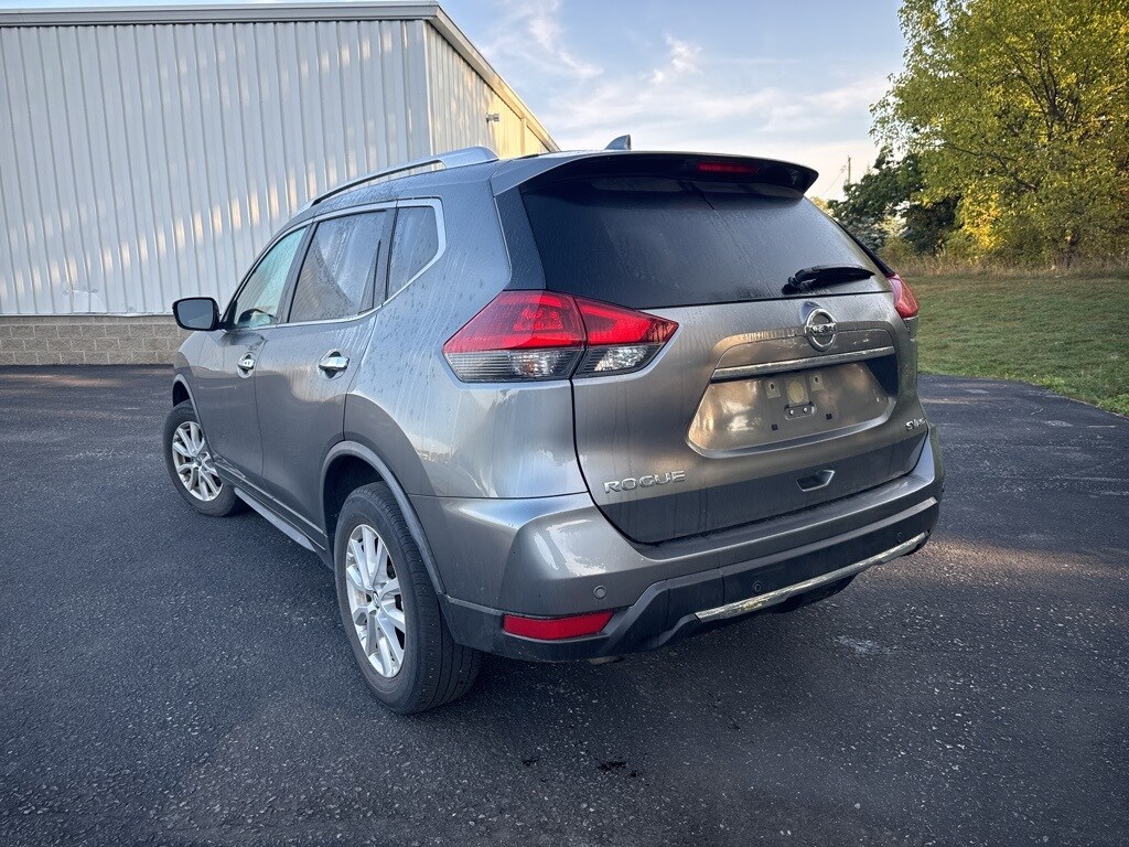 2020 Nissan Rogue SV photo 2
