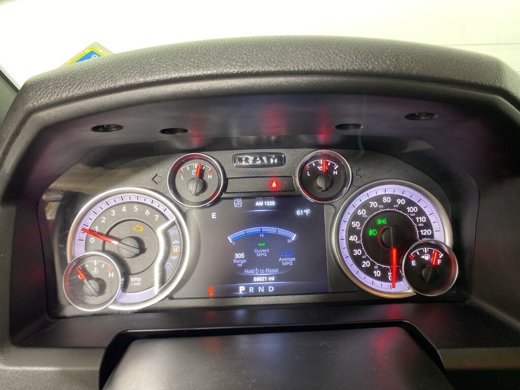 2021 Ram 1500 Classic SLT photo 3