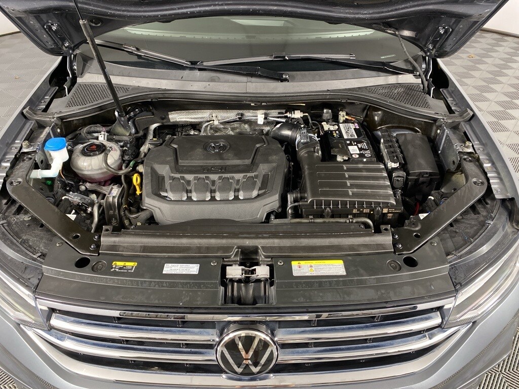 2023 Volkswagen Tiguan SE photo 3