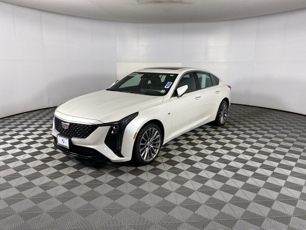 2025 Cadillac CT5 Premium Luxury photo 3