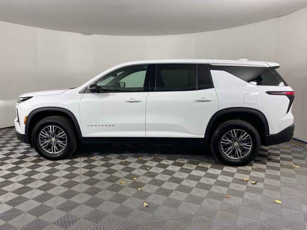 Used 2024 Chevrolet Traverse LS w/1LS SUV