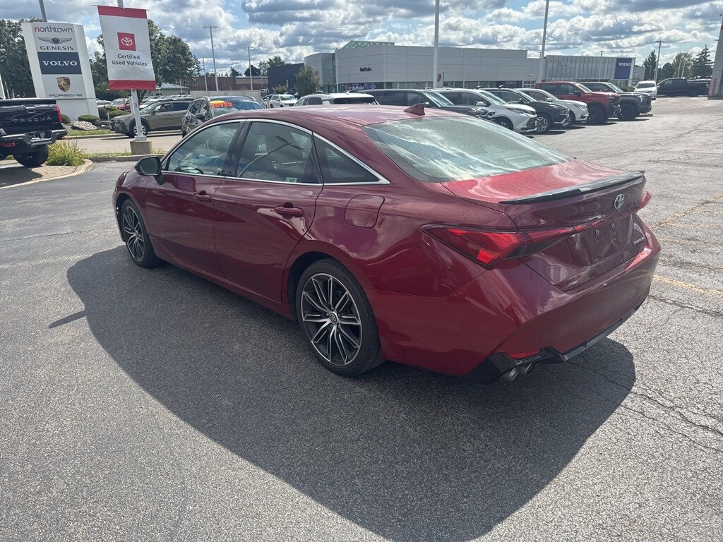 2019 Toyota Avalon Touring photo 3