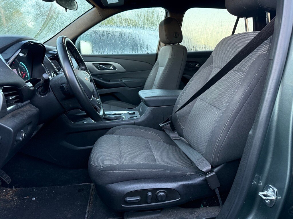 2023 Chevrolet Traverse Cloth 1LT photo 3