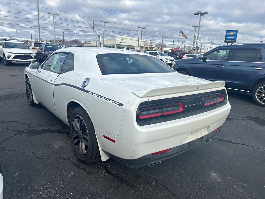 2019 Dodge Challenger GT photo 2