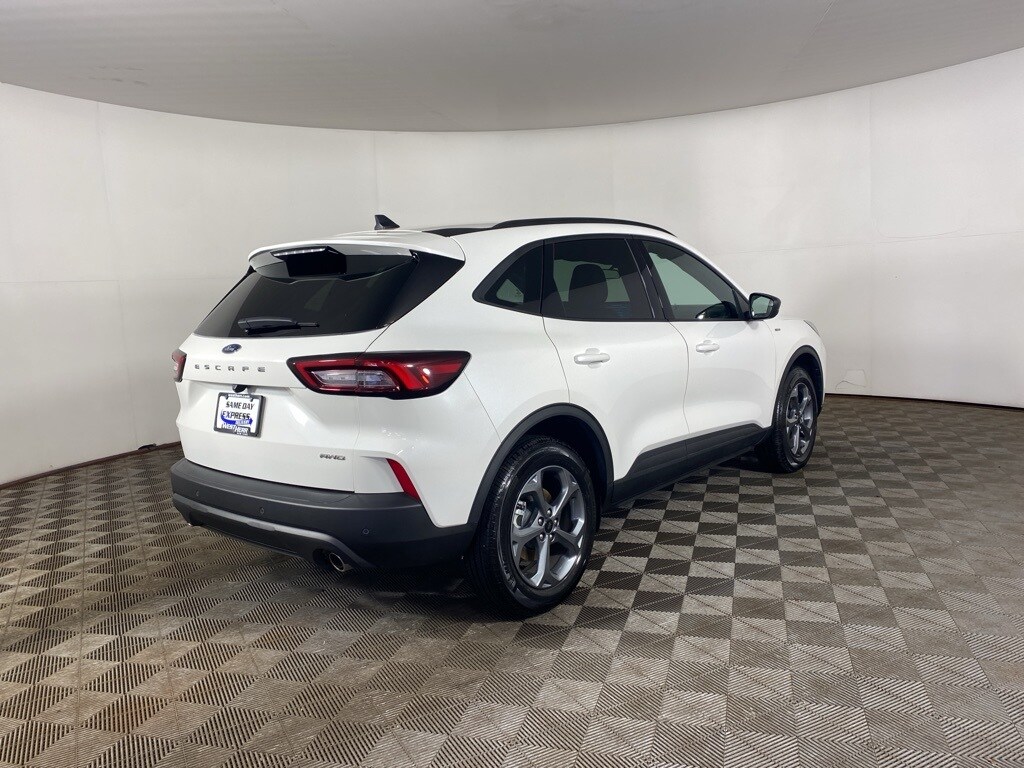 2025 Ford Escape ST-Line photo 3