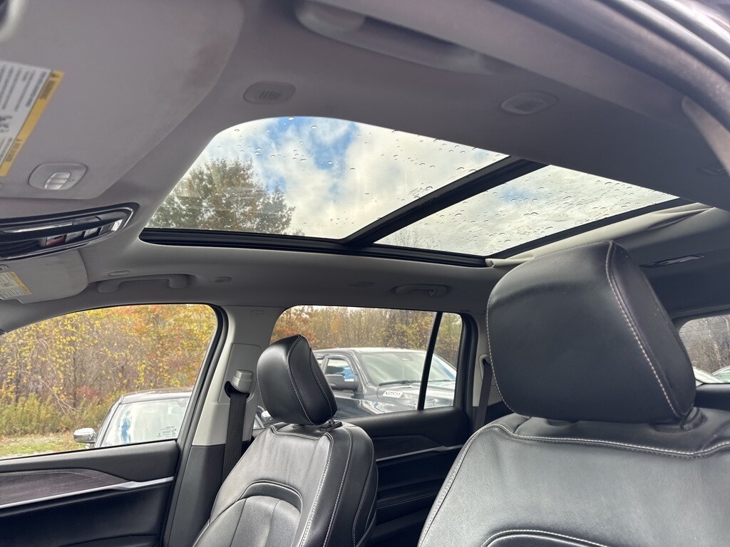 2021 Jeep Grand Cherokee Limited photo 2