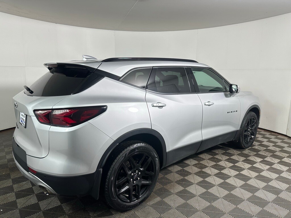 2021 Chevrolet Blazer 2LT photo 3