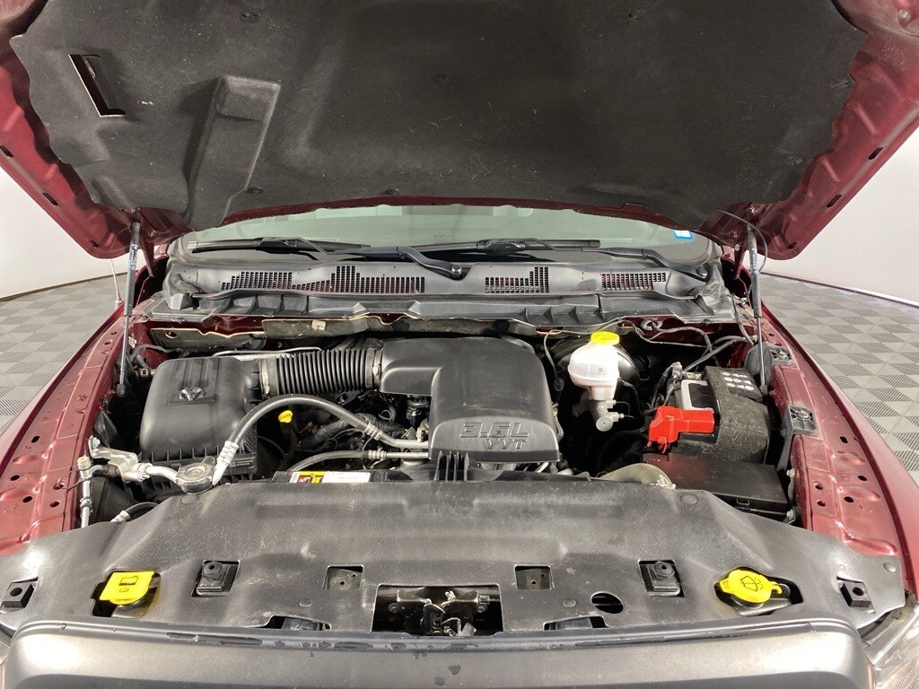 2022 Ram 1500 Classic Warlock photo 2