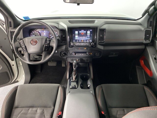 2022 Nissan Frontier PRO-4X photo 2