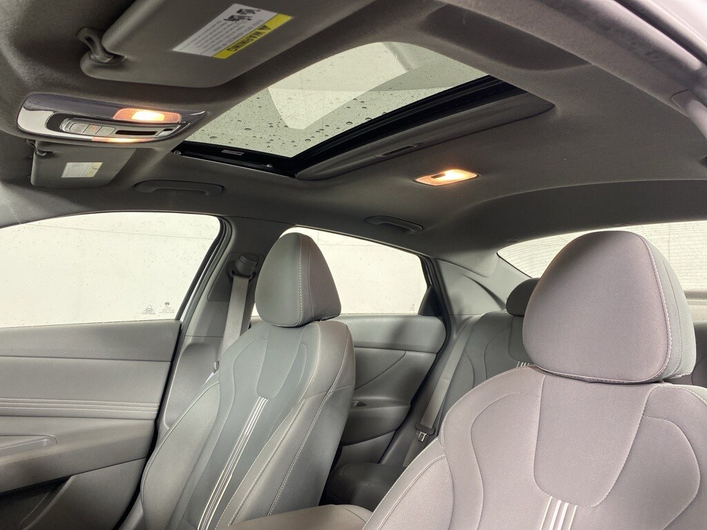 Used 2022 Hyundai Elantra SEL Sedan