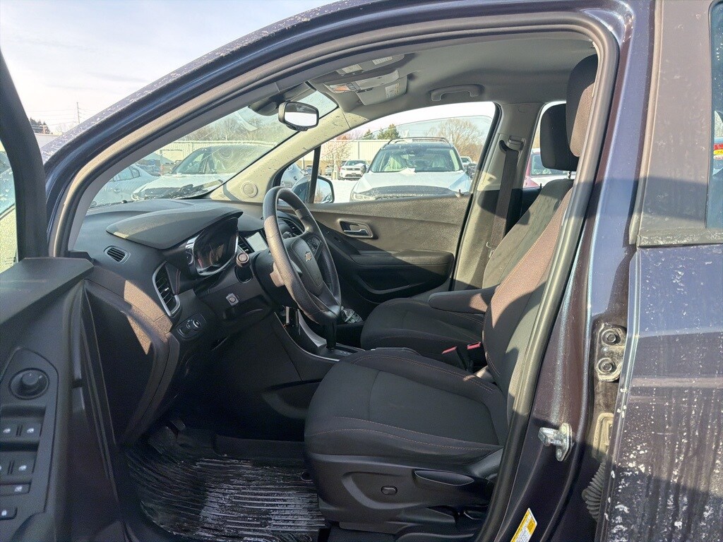 Used 2018 Chevrolet Trax LS SUV