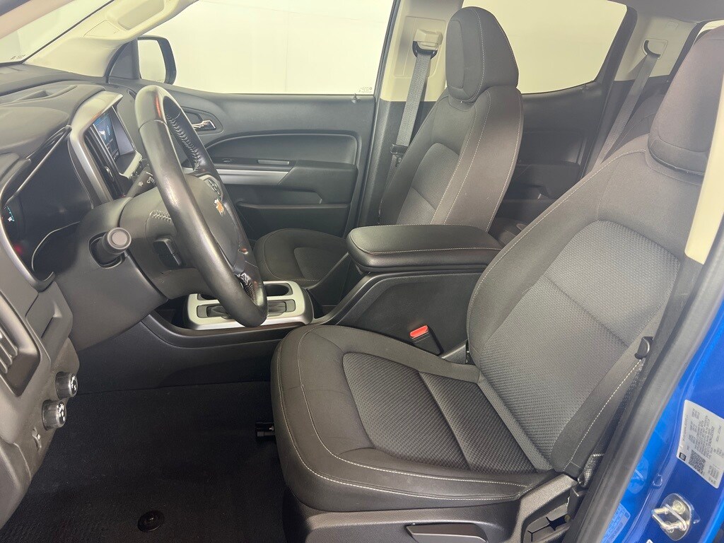 2022 Chevrolet Colorado LT photo 3