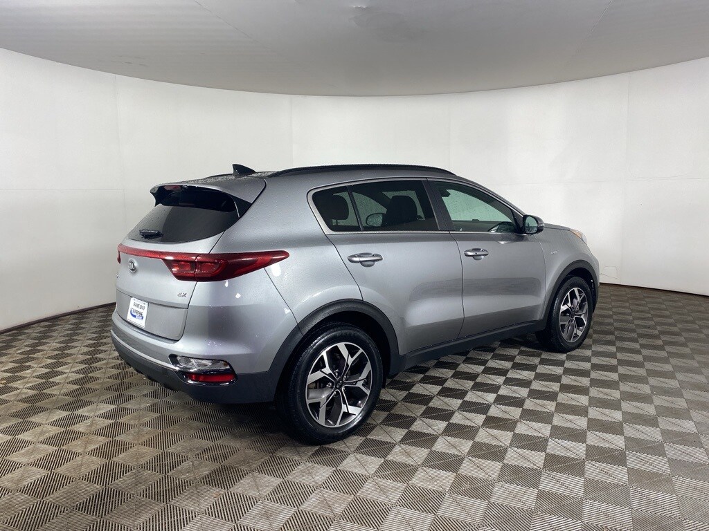 2022 Kia Sportage EX photo 3