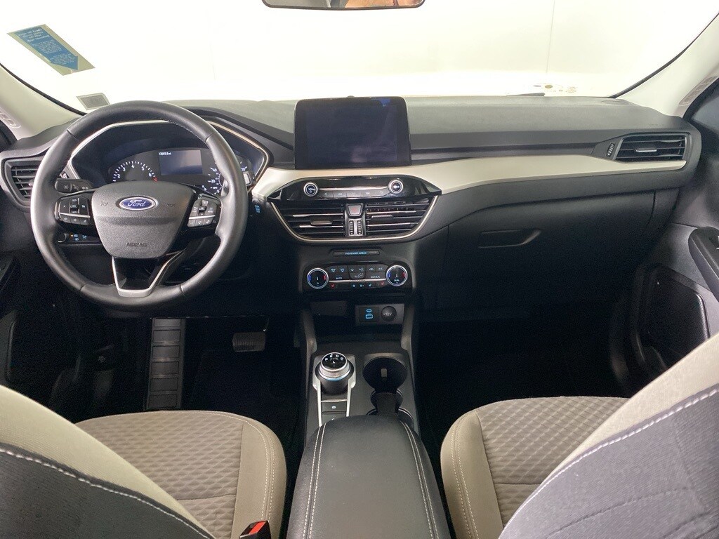 2022 Ford Escape SE photo 2