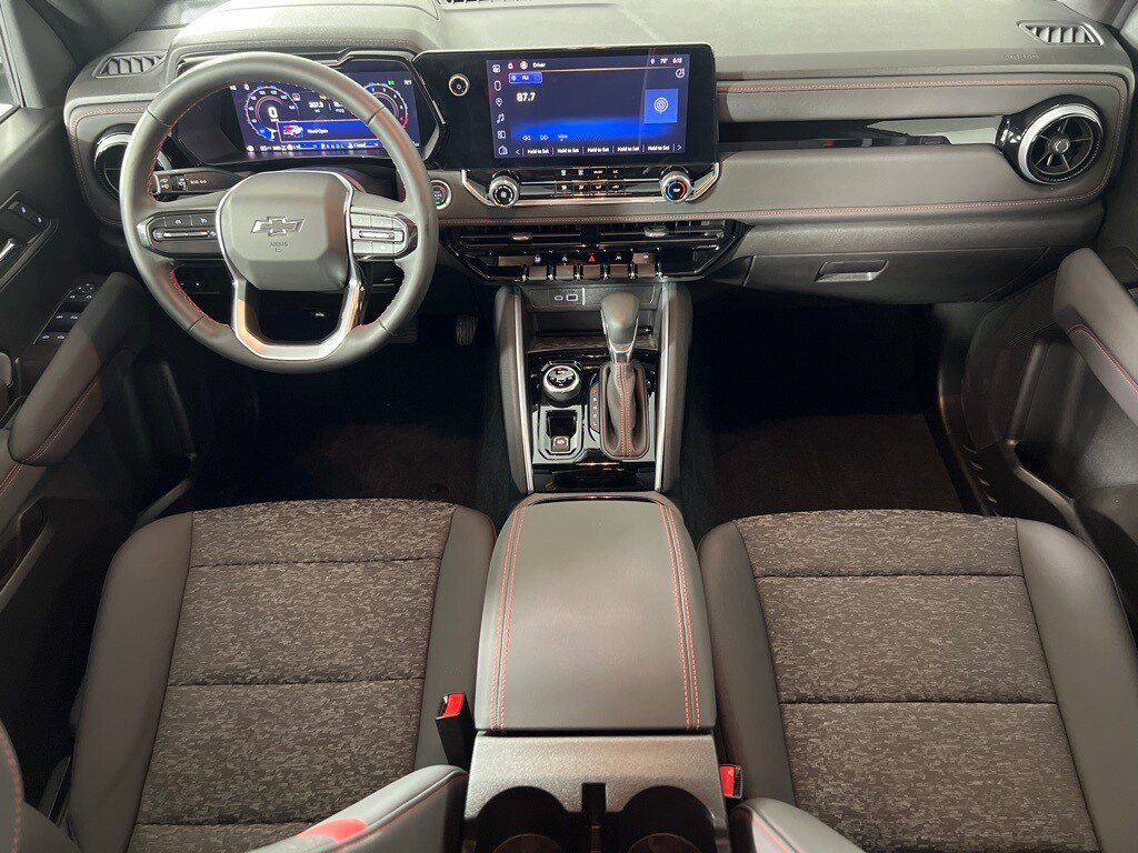 2024 Chevrolet Colorado Z71 photo 2