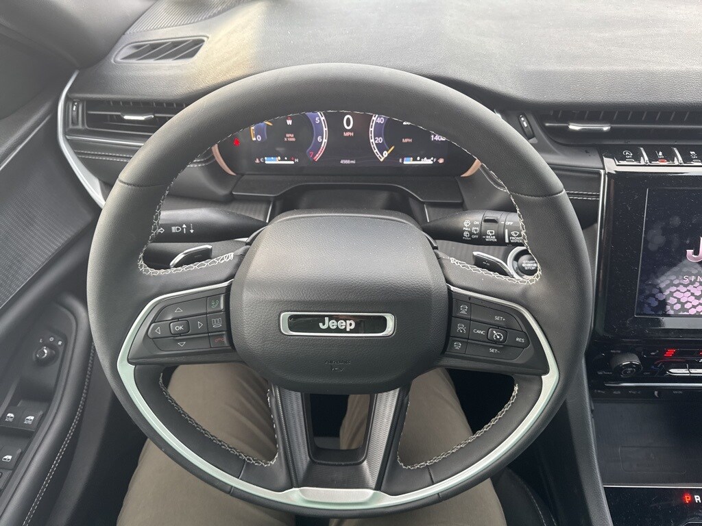 Used 2025 Jeep Grand Cherokee Laredo SUV