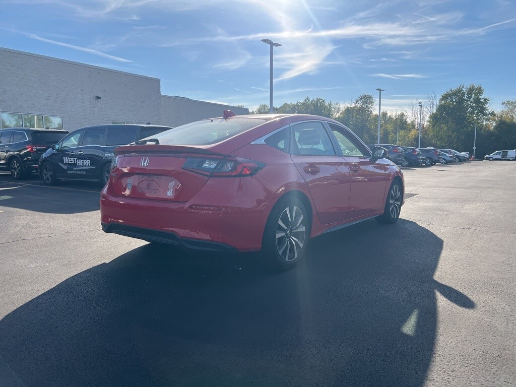 2022 Honda Civic EX-L Hatchback photo 3