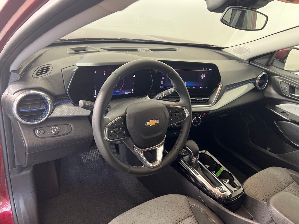 2024 Chevrolet Trax LT photo 3
