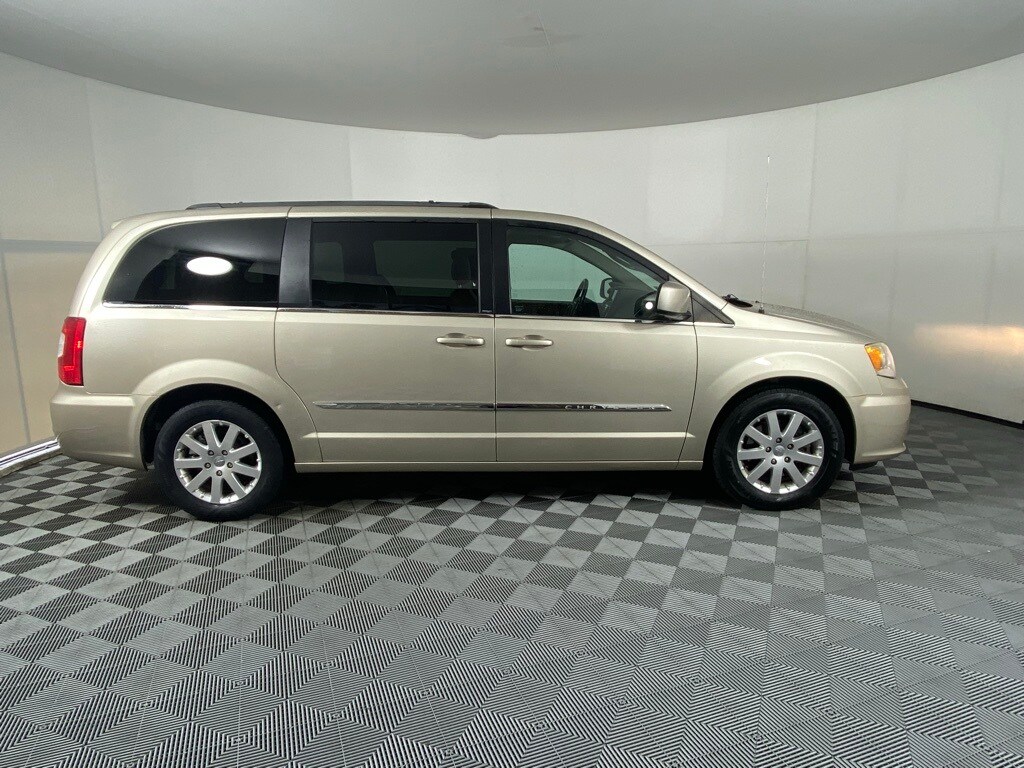 Used 2013 Chrysler Town & Country Touring with VIN 2C4RC1BG4DR605469 for sale in Bowmansville, NY
