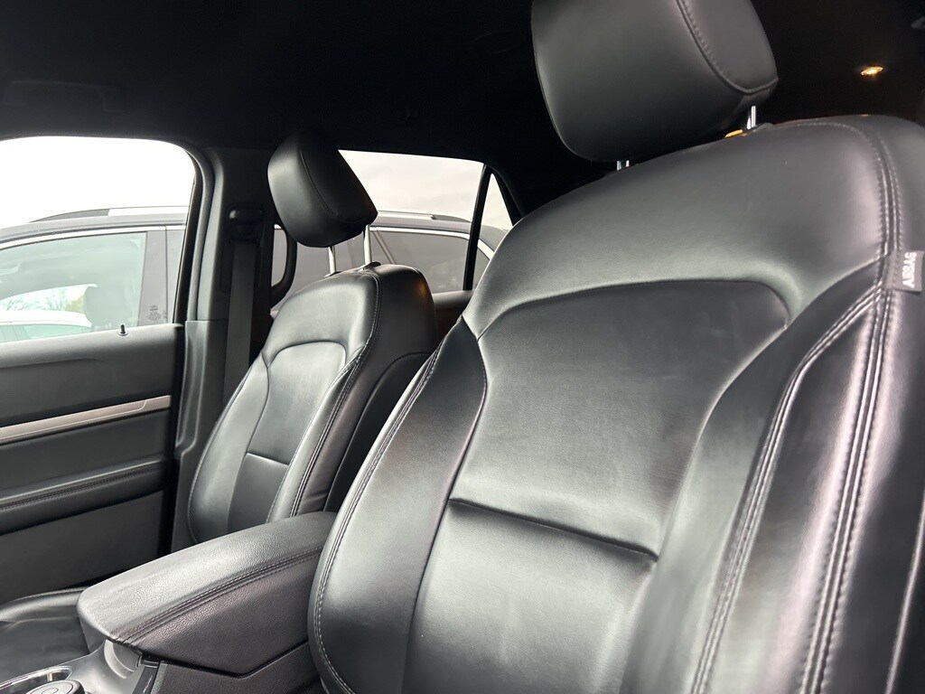 2019 Ford Explorer XLT photo 4