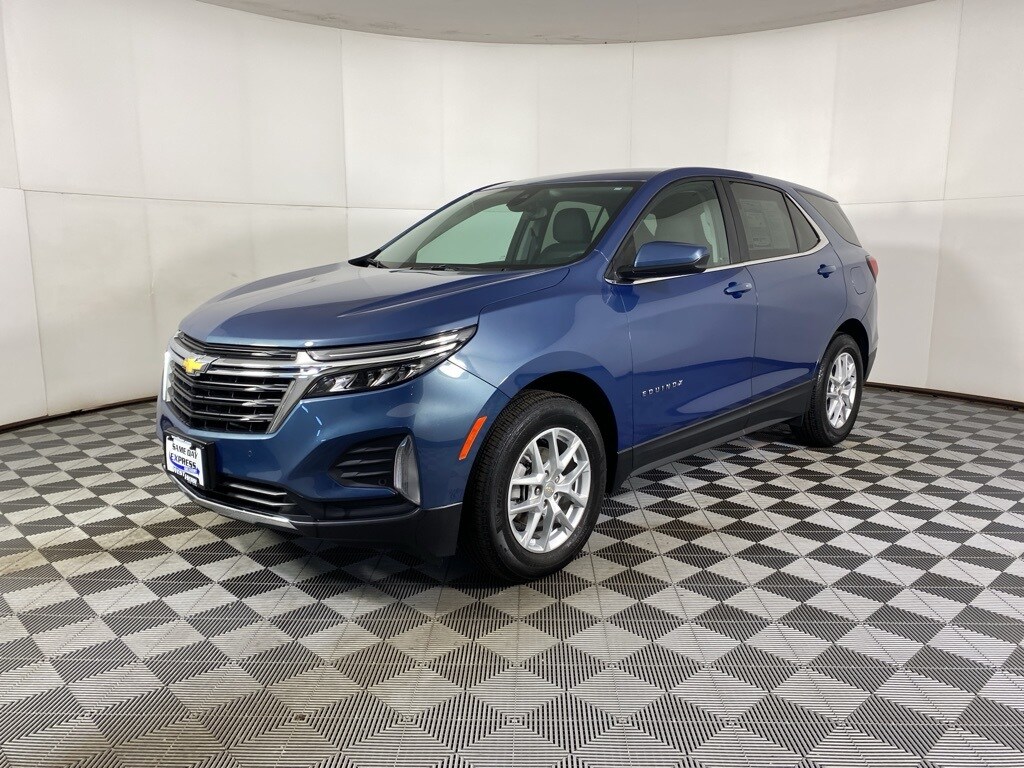2024 Chevrolet Equinox photo 2