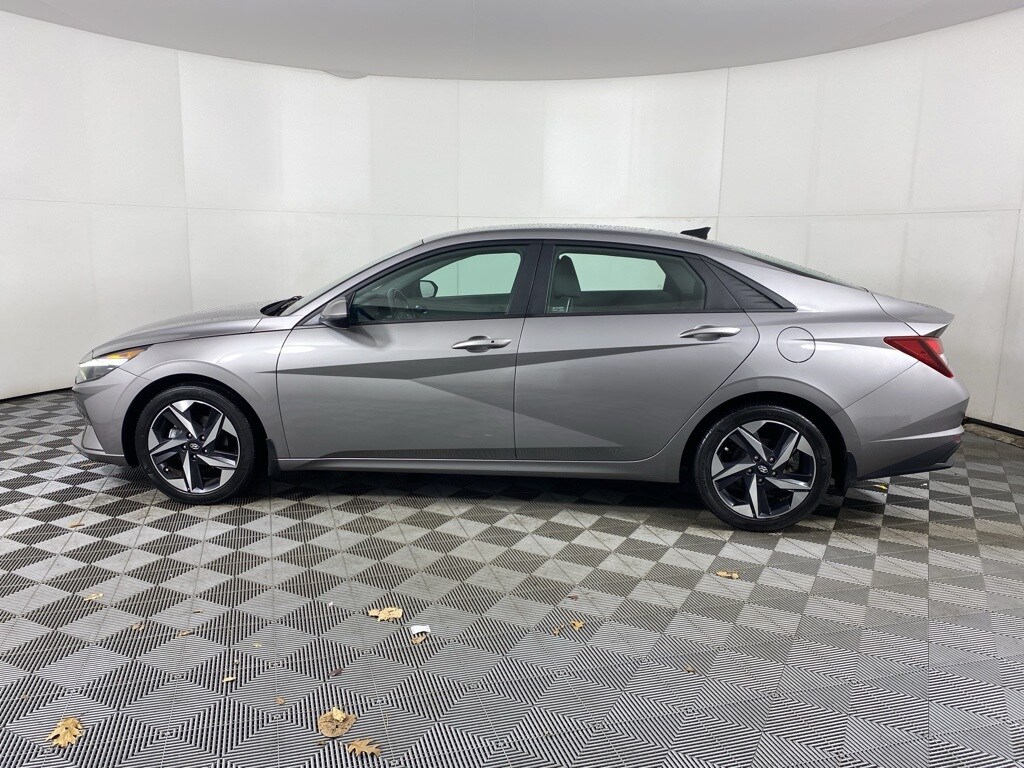 Used 2023 Hyundai Elantra SEL Sedan