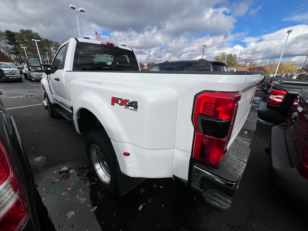 2023 Ford F-450 XLT photo 4