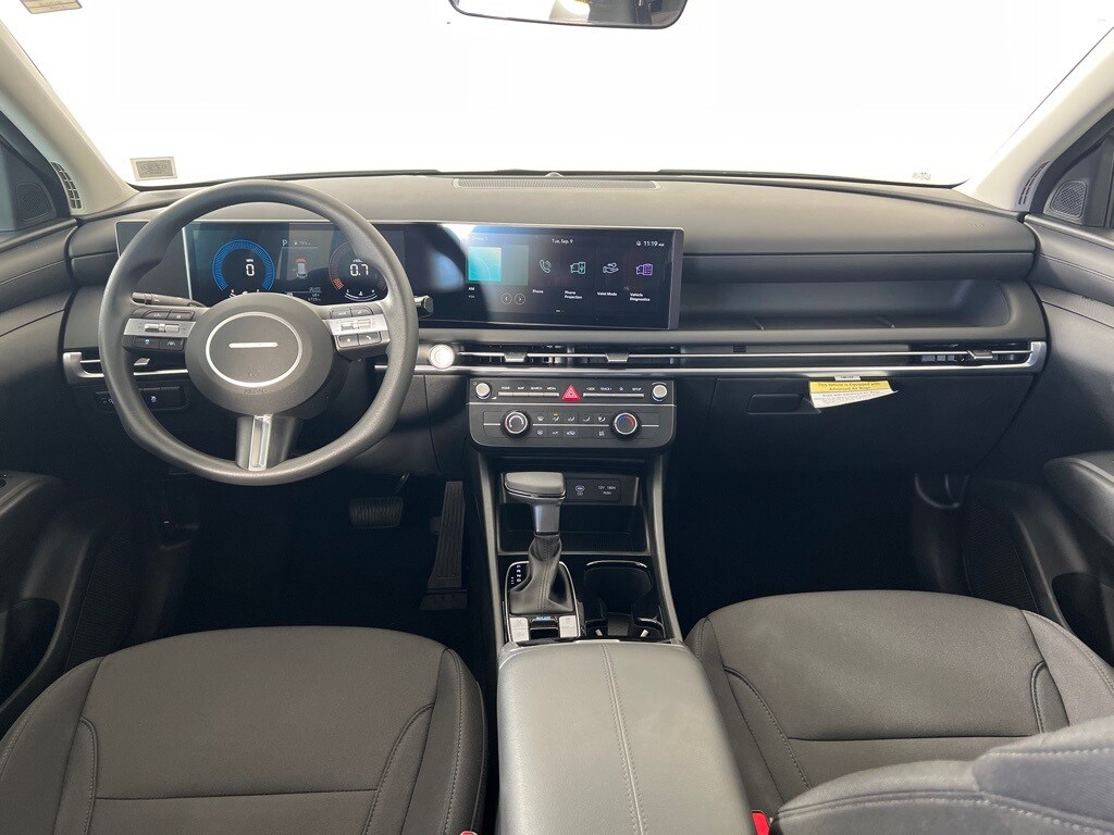 2025 Hyundai Tucson SE photo 2