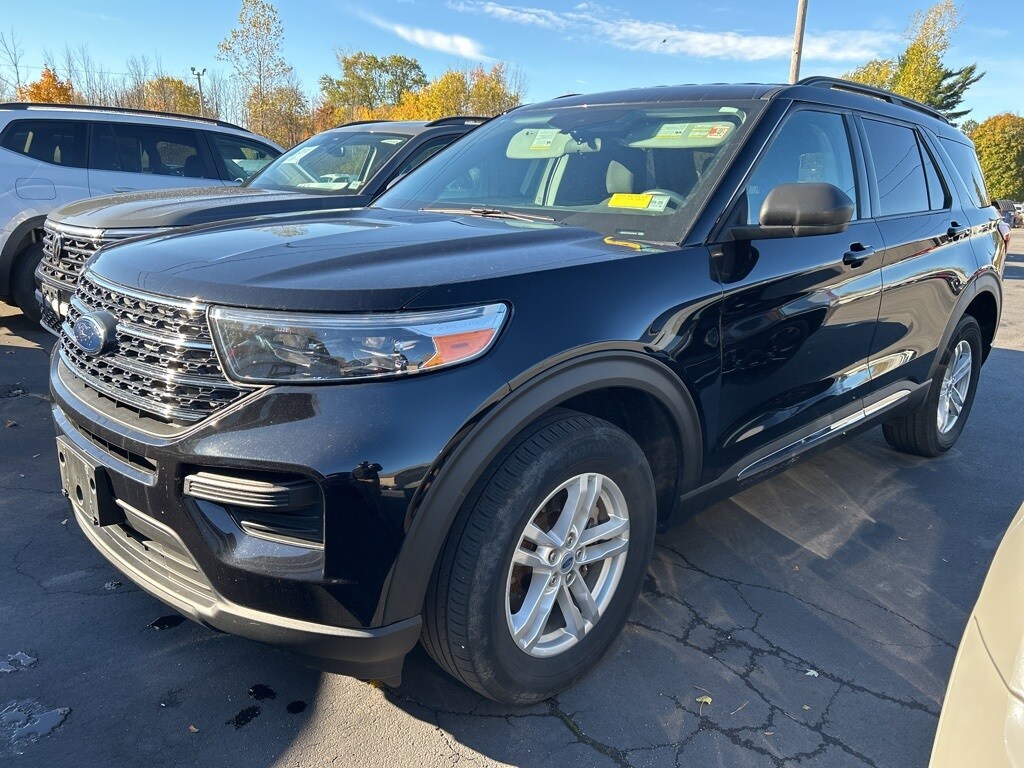 2023 Ford Explorer XLT photo 3